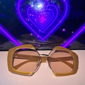 Oval sunglasses